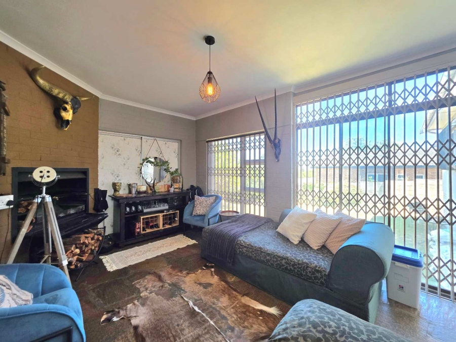 5 Bedroom Property for Sale in Plattekloof Western Cape